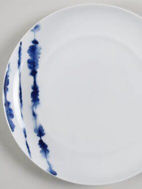 Crate & Barrel Omri Blue & White Salad Plates Set of 6 Discontinued